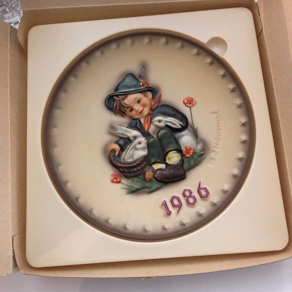 M J HUMMEL 1986 16th Annual Plate - Made in West G